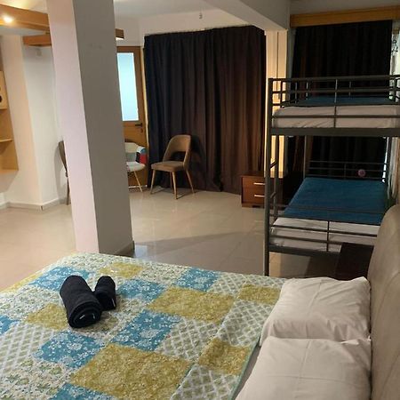 לרנקה Ground Floor Apartment With Big Balcony מראה חיצוני תמונה
